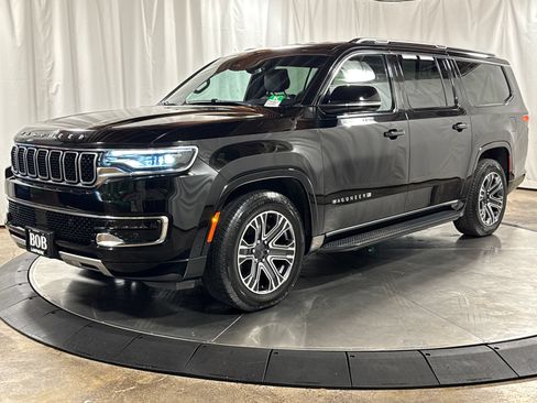 Used 2024 Jeep Wagoneer L Series II w/ Flexible Seating Group AWD/4WD image 1