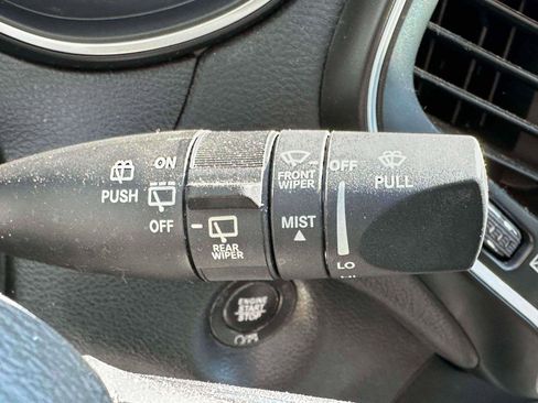 Used 2020 Jeep Cherokee Latitude Plus image 22