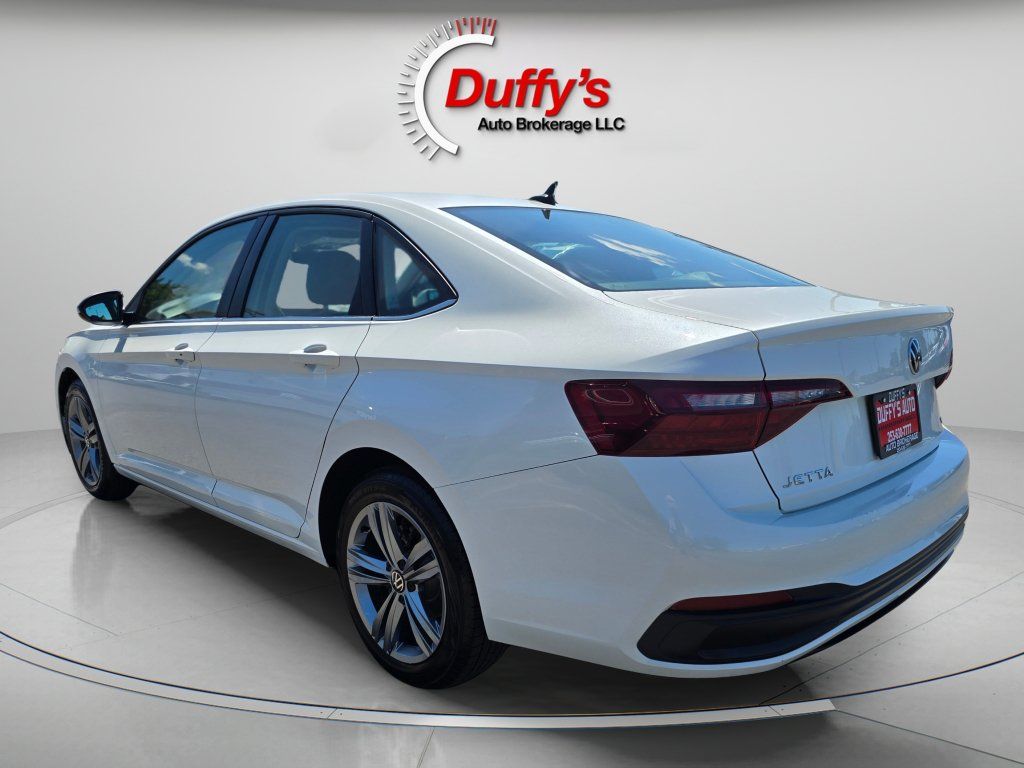 Used 2024 Volkswagen Jetta SE FWD image 16