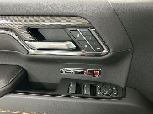 Certified 2022 GMC Sierra 1500 AT4 w/ AT4 Premium Package image 11