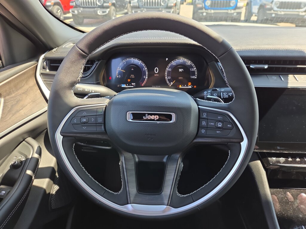 New 2026 Jeep Grand Cherokee Altitude AWD/4WD image 10