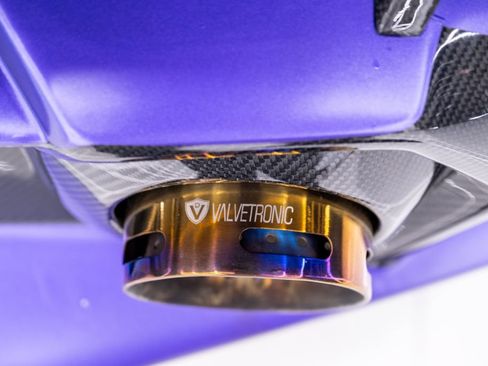 Used 2021 Lamborghini Huracan EVO RWD image 28