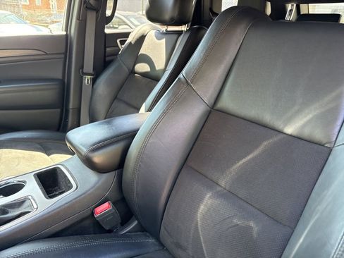 Used 2021 Jeep Grand Cherokee Laredo X AWD/4WD image 6
