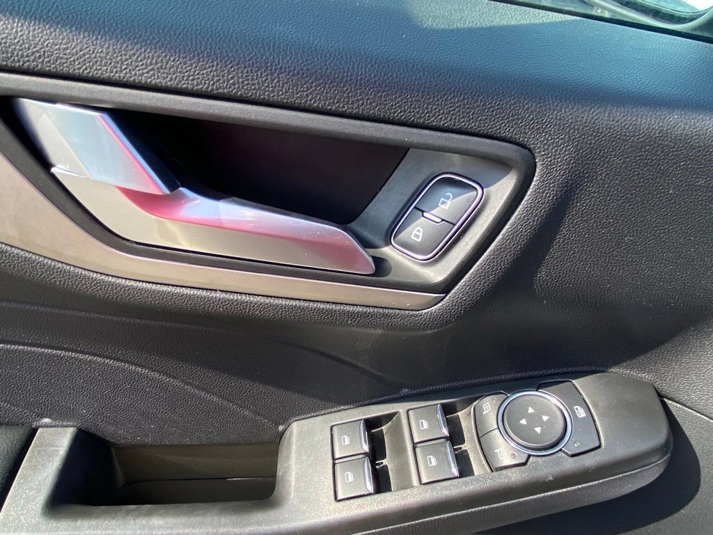 Used 2021 Ford Escape SE FWD image 20