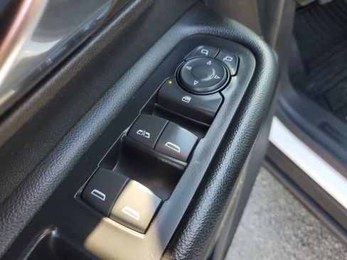 Used 2023 GMC Terrain SLT image 24