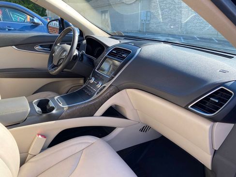 Used 2017 Lincoln MKX Select w/ Select Plus Package AWD/4WD image 15
