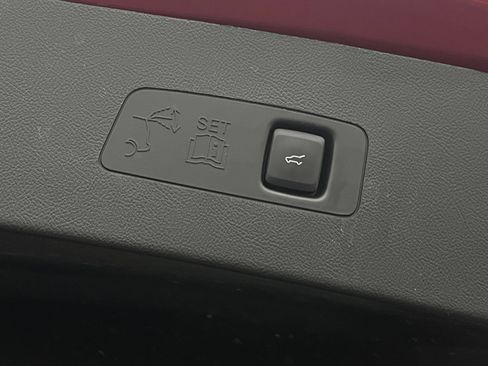 Used 2025 Lincoln Corsair FWD image 11