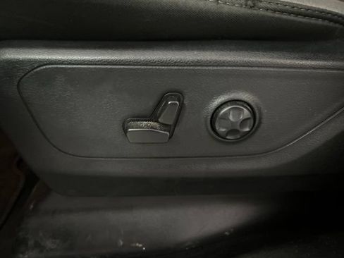Used 2020 RAM 1500 Big Horn AWD/4WD image 12