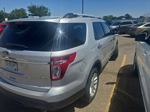 Used 2015 Ford Explorer XLT w/ Equipment Group 201A AWD/4WD image 4