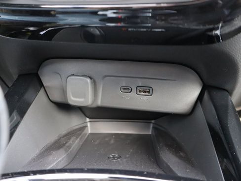 New 2026 Chevrolet Trax ACTIV w/ Sunroof Package image 16