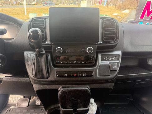 Used 2022 RAM ProMaster 2500 w/ Premium Convenience Group image 11