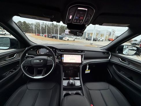 New 2026 Jeep Grand Cherokee Limited image 12