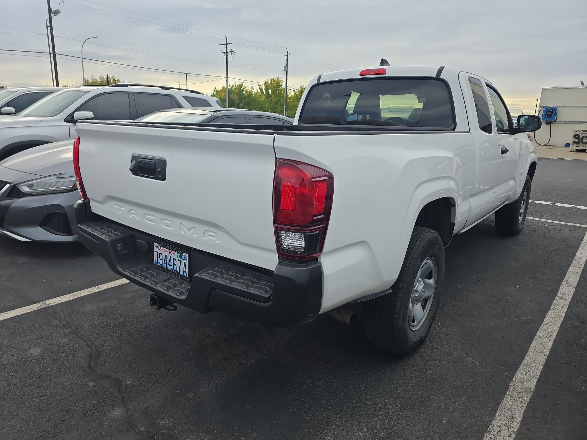 Used 2021 Toyota Tacoma SR RWD image 3