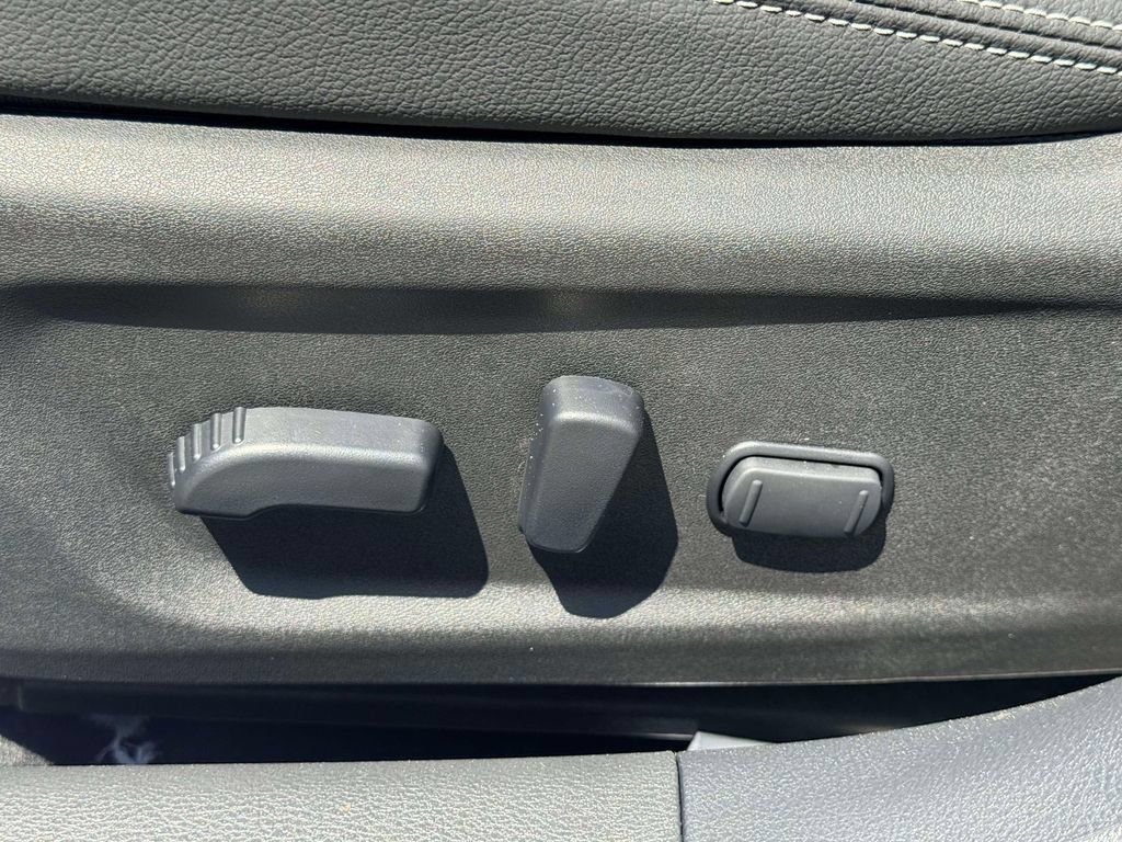 Certified 2025 Nissan Altima 2.5 SL FWD image 17