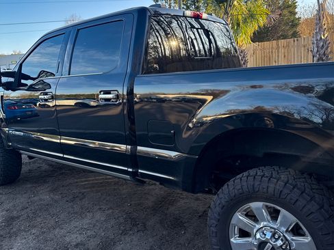 Used 2022 Ford F250 Platinum w/ FX4 Off-Road Package image 7