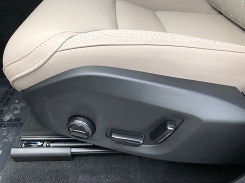 New 2026 Volvo XC90 T8 Plus w/ Protection Package Premier image 12