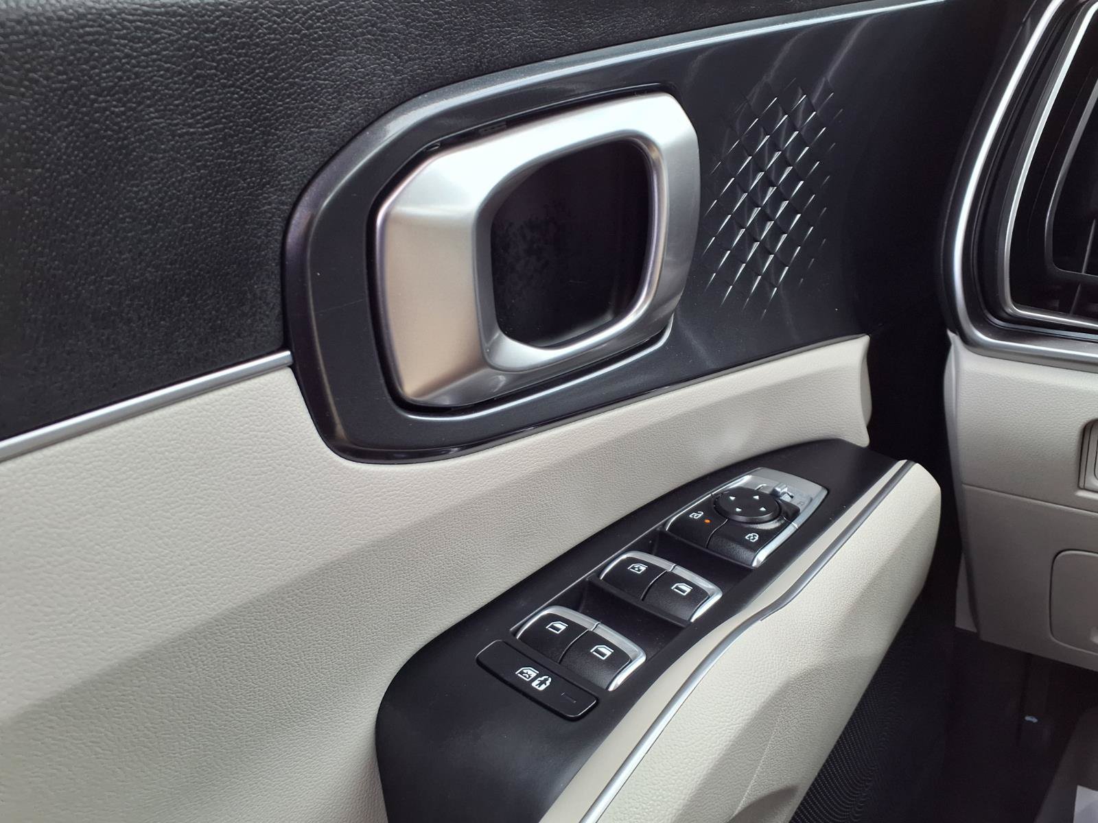Used 2025 Kia Sorento S w/ Panoramic Sunroof Package FWD image 14