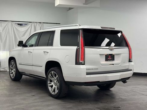 Used 2018 Cadillac Escalade Premium Luxury AWD/4WD image 10