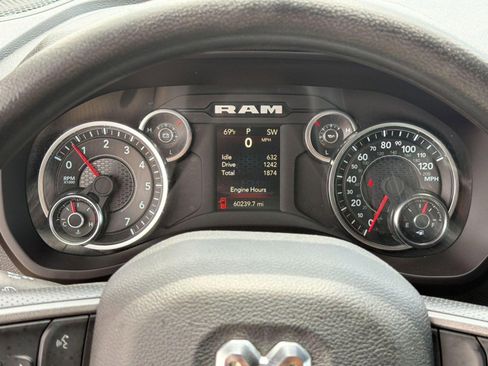 Used 2024 RAM 2500 Tradesman w/ Chrome Appearance Group image 19