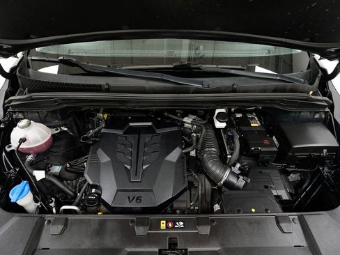 Certified 2022 Kia Carnival LX image 3