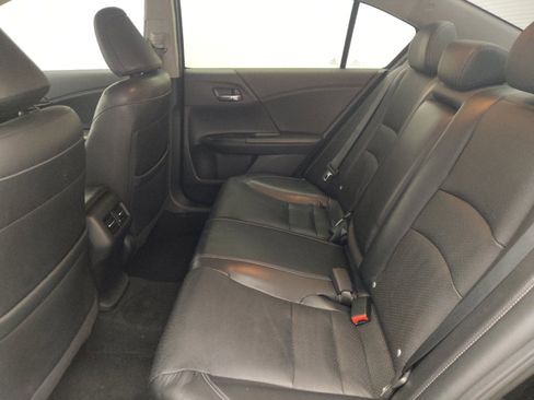 Used 2015 Honda Accord Touring image 18