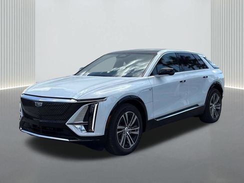 New 2026 Cadillac Lyriq Luxury RWD image 1