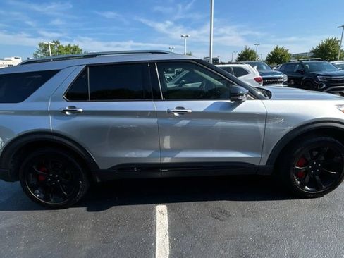 Used 2020 Ford Explorer Platinum w/ Premium Technology Package AWD/4WD image 7