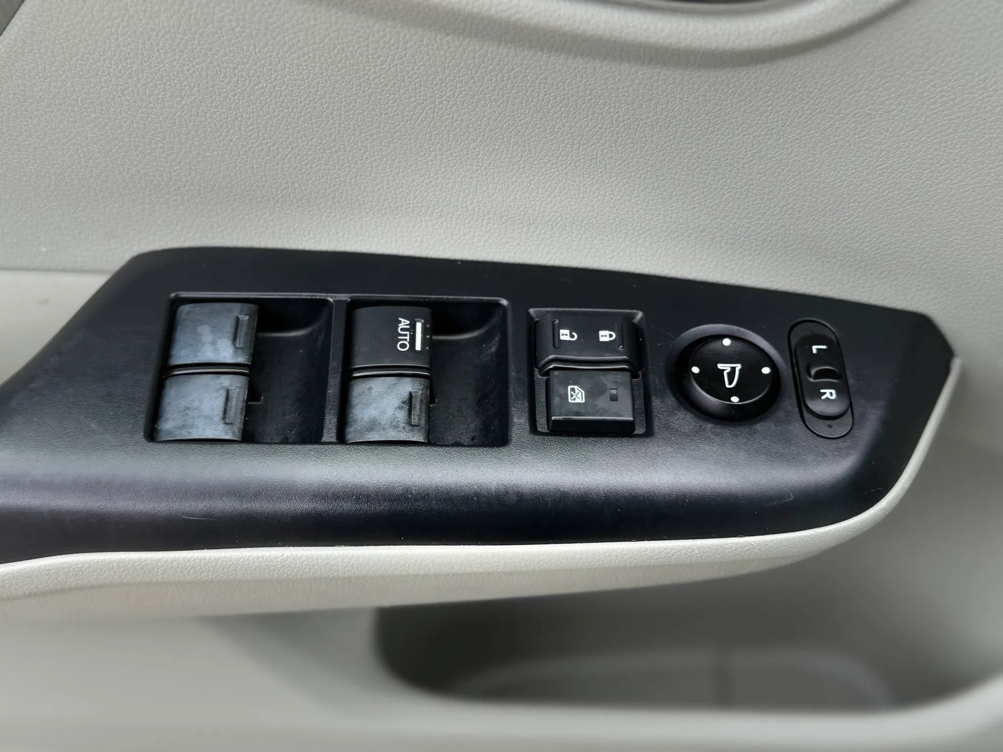 Used 2012 Honda Civic LX image 30