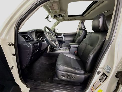 Used 2015 Toyota 4Runner SR5 image 19