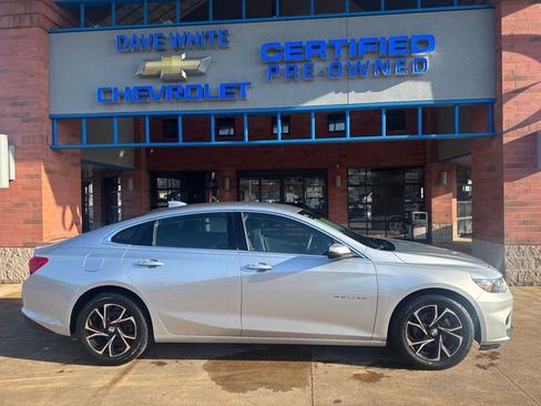 Used 2016 Chevrolet Malibu LT image 10