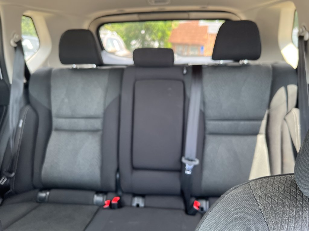 Used 2024 Nissan Rogue SV FWD image 13