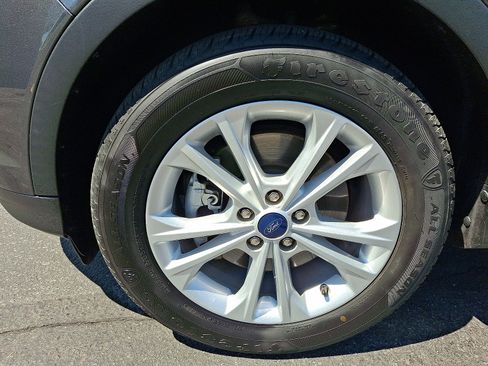Used 2018 Ford Escape SE w/ SE Sync 3 Package AWD/4WD image 9