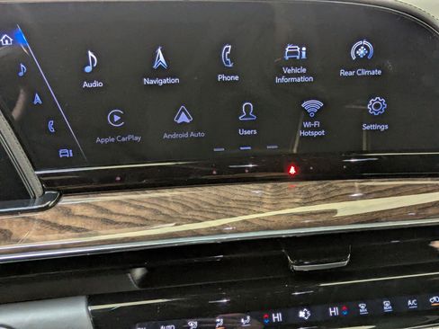 Certified 2022 Cadillac Escalade Sport Platinum w/ Heavy-Duty Trailer Package image 28