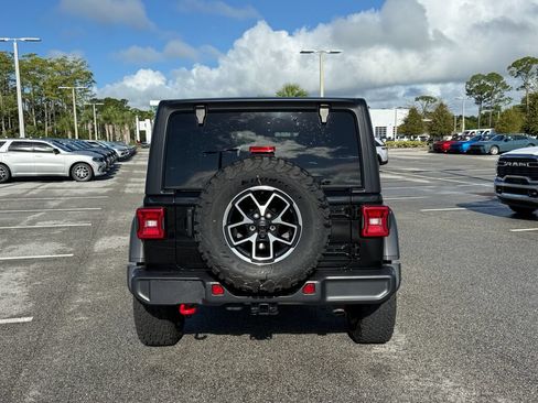 Used 2024 Jeep Wrangler Unlimited Rubicon AWD/4WD image 4