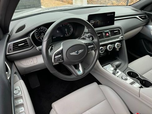 Used 2023 Genesis G70 2.0T image 16