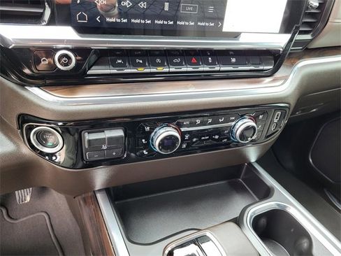 Used 2025 GMC Sierra 1500 SLT w/ SLT Convenience Package image 8