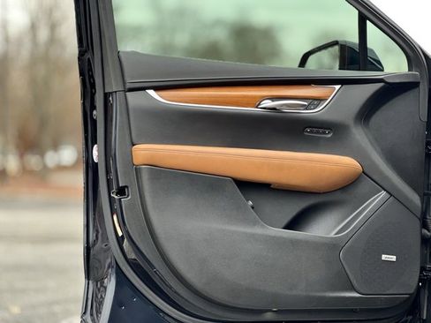 Used 2021 Cadillac XT5 Premium Luxury image 10