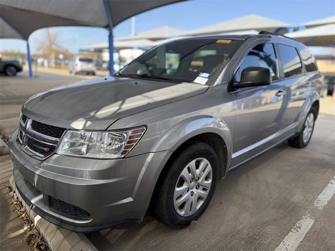 Used 2017 Dodge Journey SE image 1