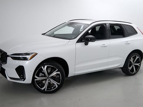Certified 2023 Volvo XC60 B6 Ultimate w/ Climate Package AWD/4WD image 3