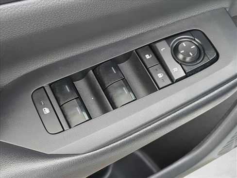 Used 2025 Toyota Prius LE image 11