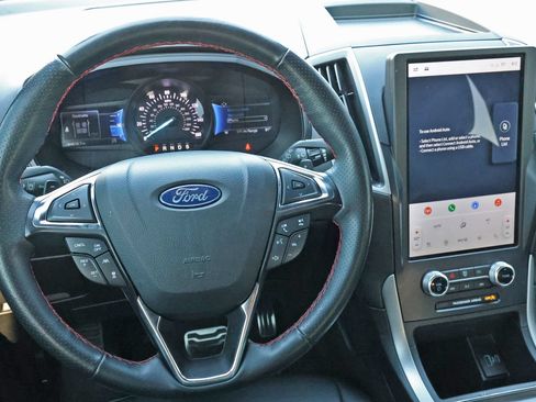 Used 2022 Ford Edge ST-Line w/ Class II Trailer Tow Package AWD/4WD image 17