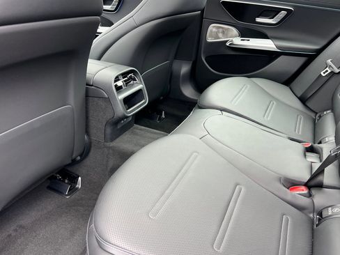 New 2026 Mercedes-Benz E 53 AMG e 4MATIC Sedan image 21