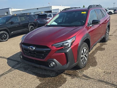 Used 2024 Subaru Outback Premium AWD/4WD image 1
