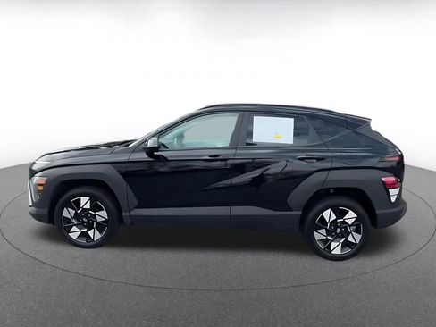 Used 2025 Hyundai Kona SEL image 8