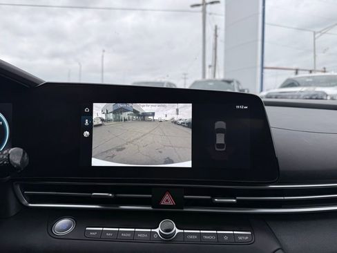 Used 2023 Hyundai Elantra Limited image 15