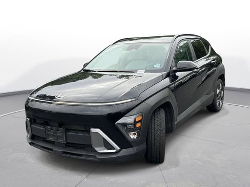 Used 2025 Hyundai Kona SEL FWD image 2