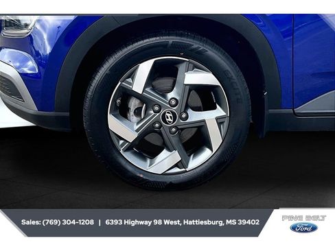 Used 2023 Hyundai Venue SEL FWD image 7