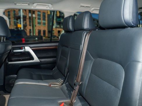 Used 2021 Toyota Land Cruiser image 17