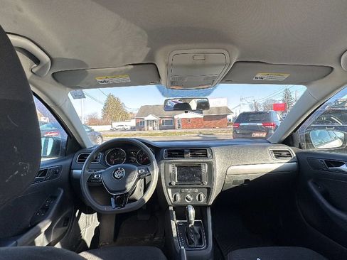 Used 2016 Volkswagen Jetta SE image 13