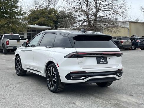 New 2026 Lincoln Nautilus Reserve image 3